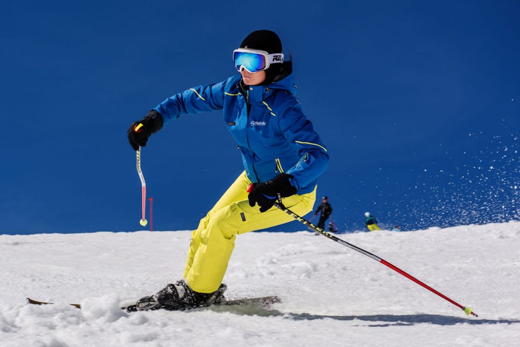Esquiador Makalu Ski Clothing Rental